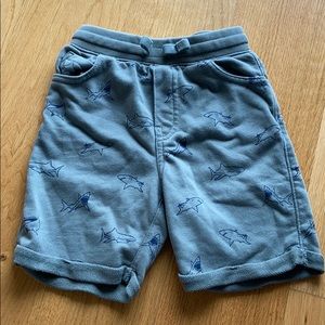 Boys gap olive green shorts. Size 4T